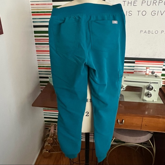 FIGS Zamora 2.0 Jogger Scrub Pant - Picture 2 of 6